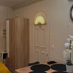 Joli Pres De La